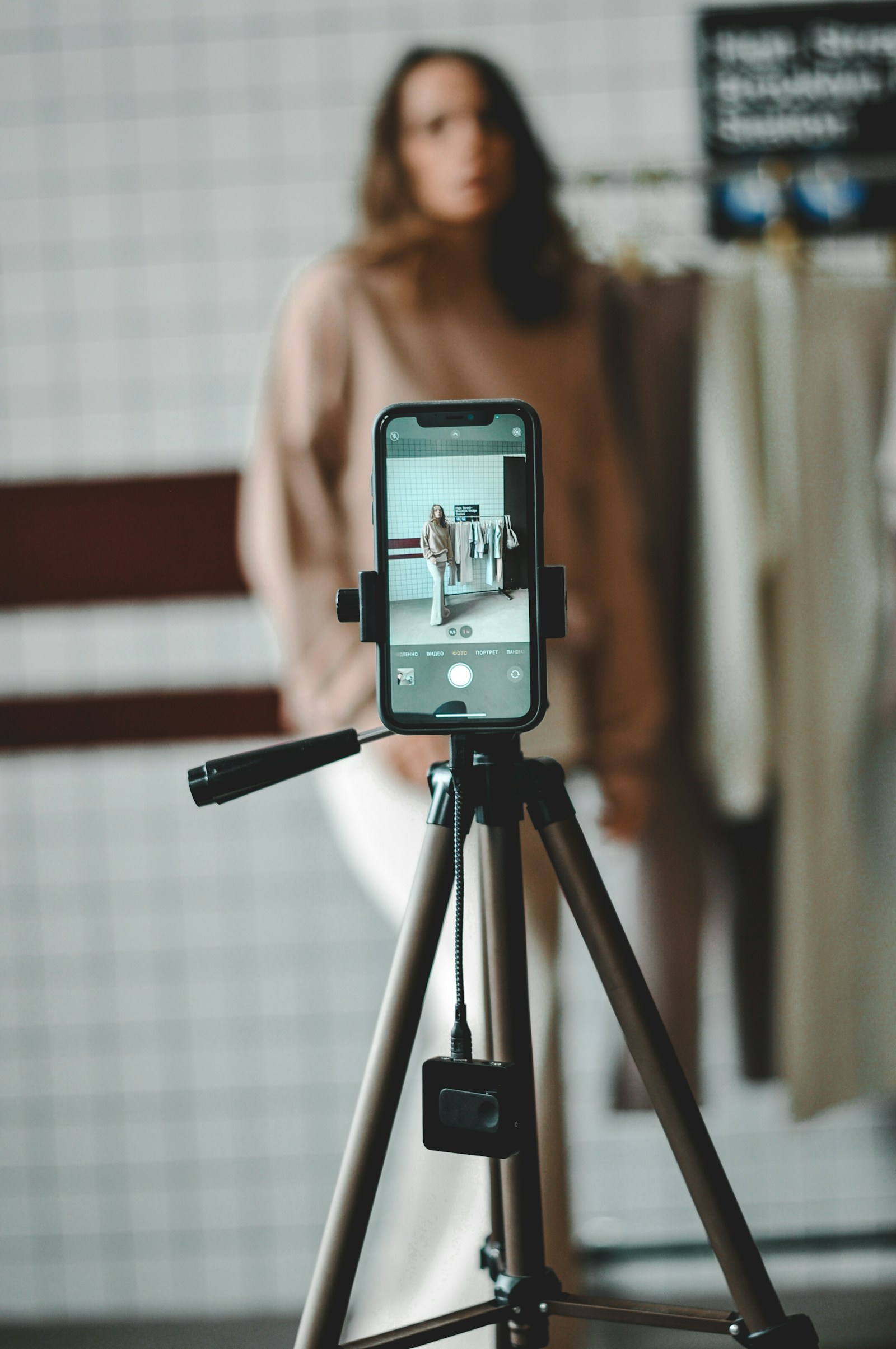 スマートフォンを使った撮影のセットアップ（イメージ写真）
